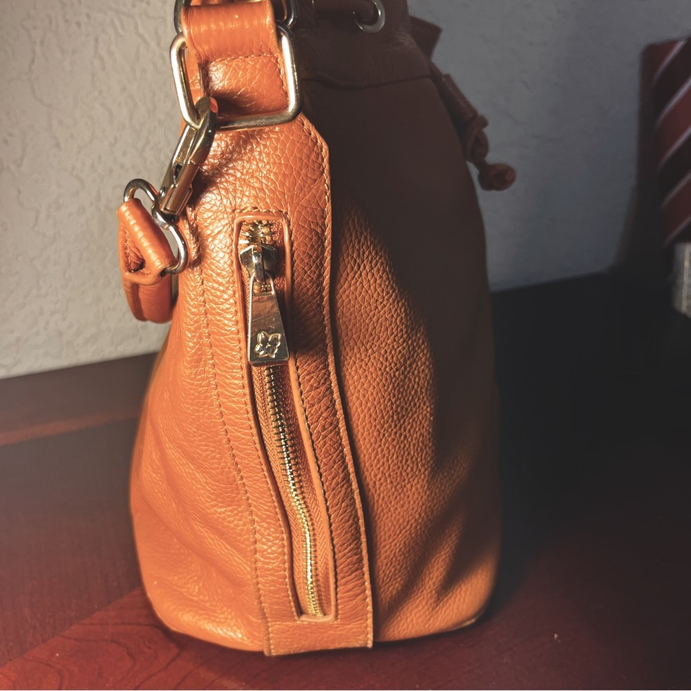 Ora Delphine Tan Leather Shoulder Bag - Picture 5 of 8